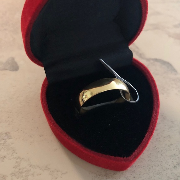 Jewelry - Gold Wedding Band